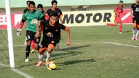 SEMIFINAL - PSIR Rembang berpeluang lolos ke semifinal setelah memetik kemenangan tipis 1-0 atas Persis Solo. (Bola.com/Vincensius Sawarno)
