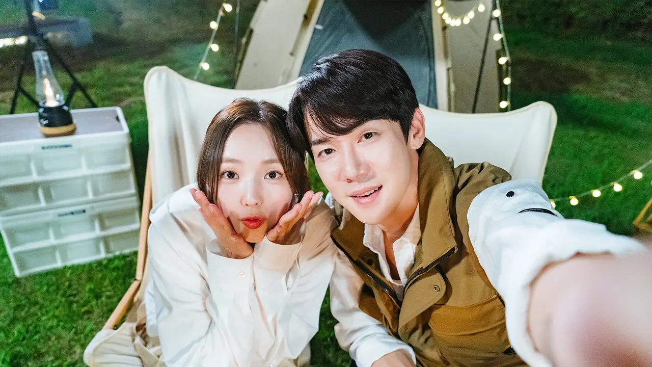 Chae Soo Bin - Yoo Yeon Seok dalam drakor When the Phone Rings. (MBC via Soompi)