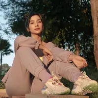 ilustrasi potret Fanny Ghassani, penyayang kucing yang sibuk bermain film suara hati istri indosiar/@fannyghassani