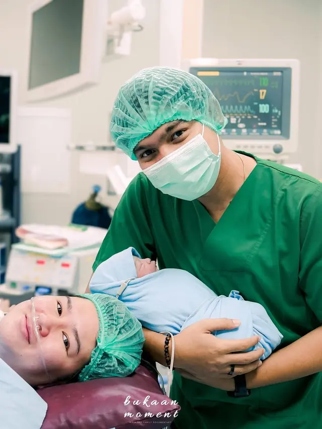 Masayu Clara Melahirkan Anak Ketiga
