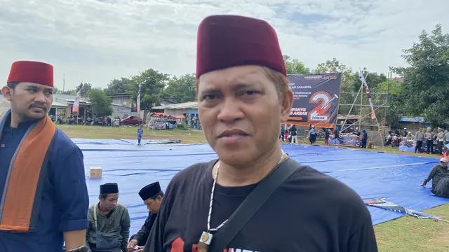 Peci Merah