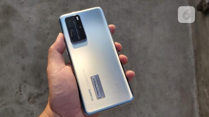 Bodi belakang Huawei P40 Pro. Liputan6.com/Iskandar