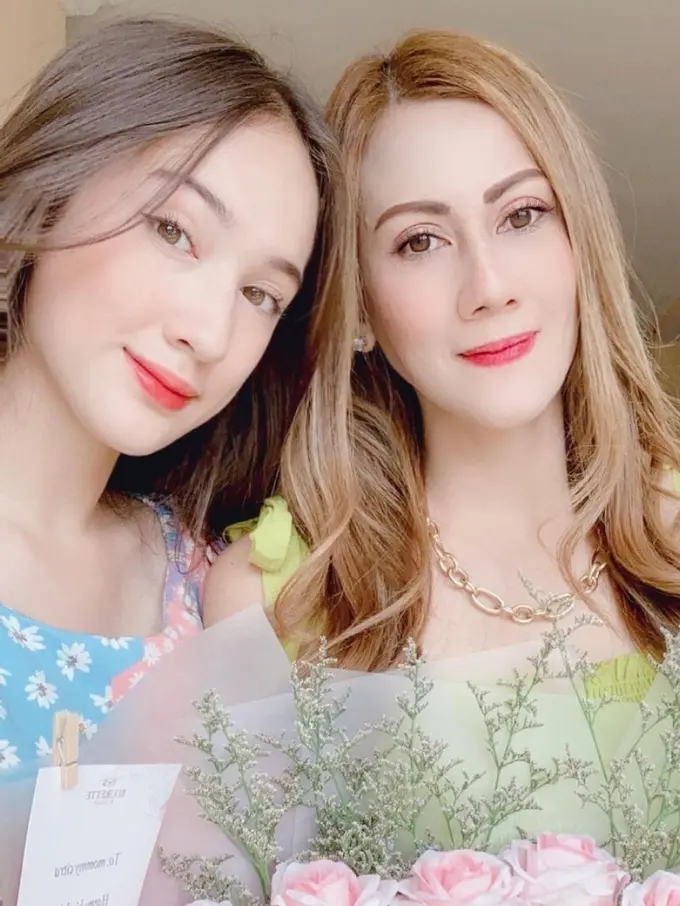 Laura Moane dan ibunya, CItra Kristinna (Instagram/citra.kristinna80)