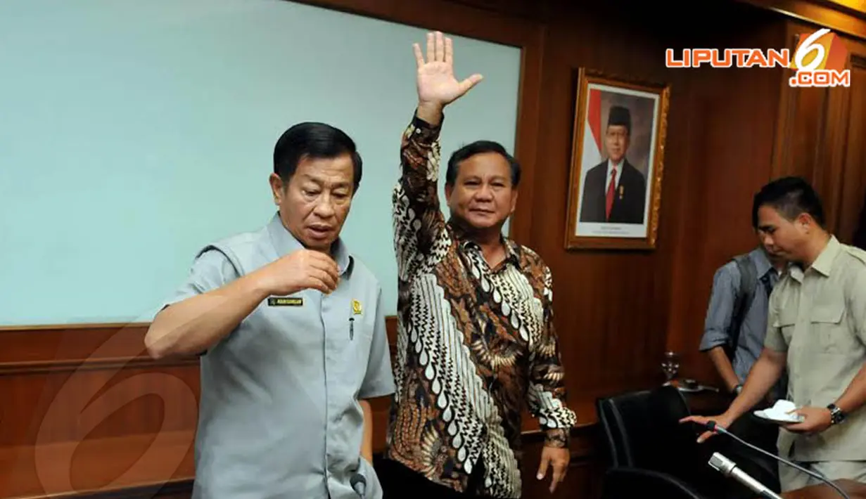  Capres Gerindra, Prabowo Subianto menemui Ketua Umum Persatuan Purnawirawan dan Warakawuri TNI dan Polri (Pepabri) Agum Gumelar(Liputan6/Johan Tallo)