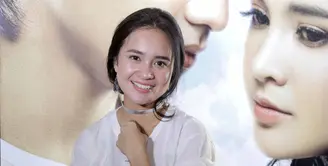 Pemeran Michelle Ziudith terlibat dalam film One Fine Day. Dalam film  barunya, ia berperan lebih dewasa dan sensual. Ia memerankan Alana, cewek blasteran yang tinggal di Barcelona. (Nurwahyunan/Bintang.com)