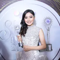 Aktris Natasha Wilona dinobatkan sebagai Aktris Utama Paling Ngetop dalam penghargaan SCTV 2017.  (Adrian Putra/Bintang.com)