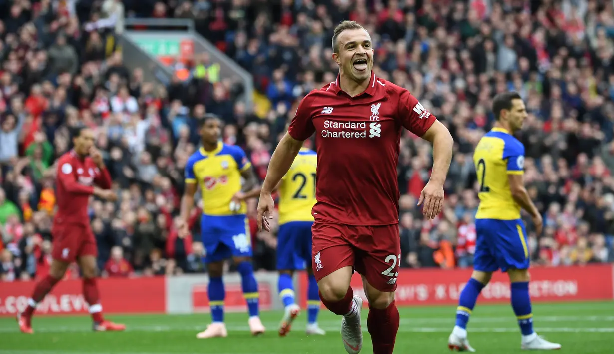 Puncaknya ia gagal membawa Stoke City lolos dari jurang degradasi. Sadar akan potensi Shaqiri, Liverpool memboyongnya dan kini menjadi pilar penting di Anfield bersama Salah. (AFP/Paul Ellis)