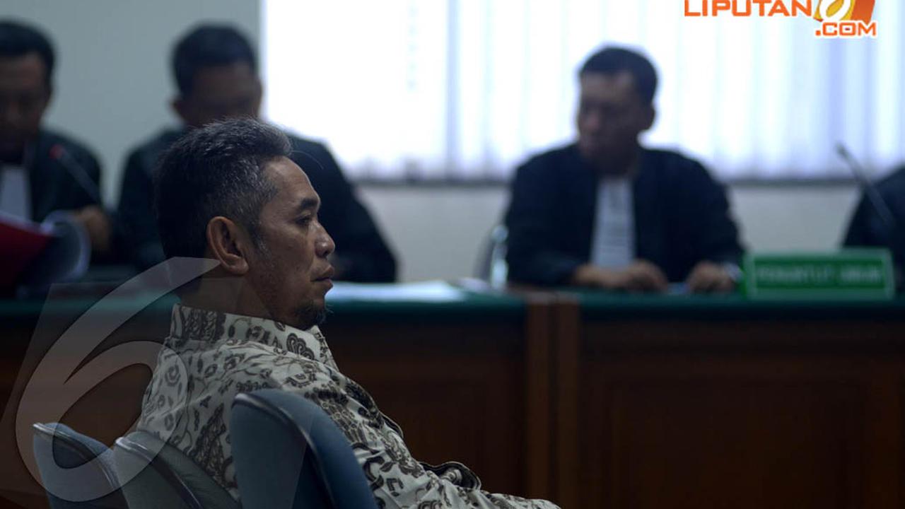 [FOTO] Tersangkut Hambalang, Teuku Bagus Diancam 20 Tahun Penjara