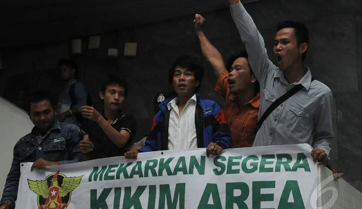 Mereka menuntut Komisi II DPR memekarkan Kikim Area seperti yang telah dijanjikan, Jakarta, Senin (29/9/2014) (Liputan6.com/Herman Zakharia)