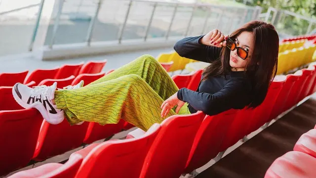 11 Potret Outfit Effortless ala Mahalini Raharja yang Bikin Tampil Fashionable dan Stylish