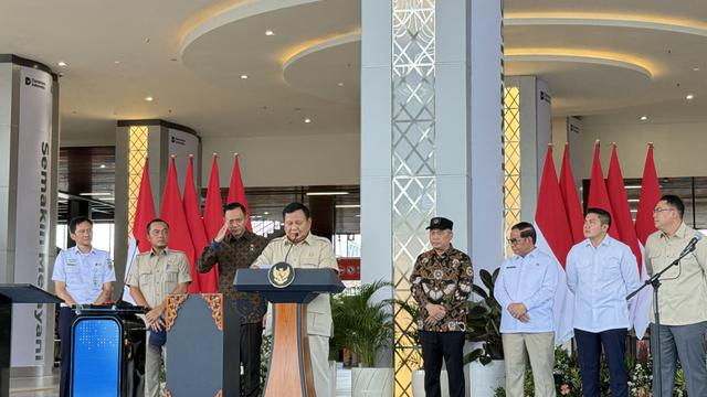 Presiden Prabowo Subianto meresmikan Stasiun Tanah Abang baru usai direvitalisasi.