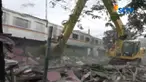 Pembongkaran puluhan bangunan di sepanjang jalan Stasiun Bojong Gede, Bogor, oleh Satpol PP Kabupaten Bogor, Kamis (30/11) berlangsung ricuh
