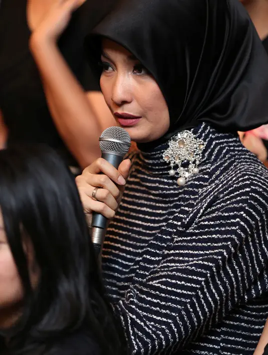 Mengetahui tragedi Masjidil Haram tersebut, salah satu aktris yang juga telah menjadi anggota DPR RI, Arzeti Bilbina  pun miris mendengarnya. (Andy Masela/Bintang.com)