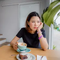 Ilustrasi perempuan merenung/copyrightehutterstock/Extarz