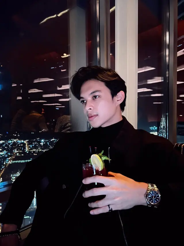 7 Momen Dinda Hauw dan Rey Mbayang Dinner Romantis di Burj Khalifa, Tampil Mesra