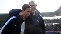 Pelatih PSG, Laurent Blanc (kanan) dan pemain Angel di Maria (kiri). (AFP/Jacques Demarthon)