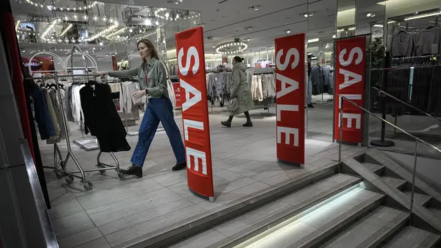 Toko Pakaian H&M di Rusia