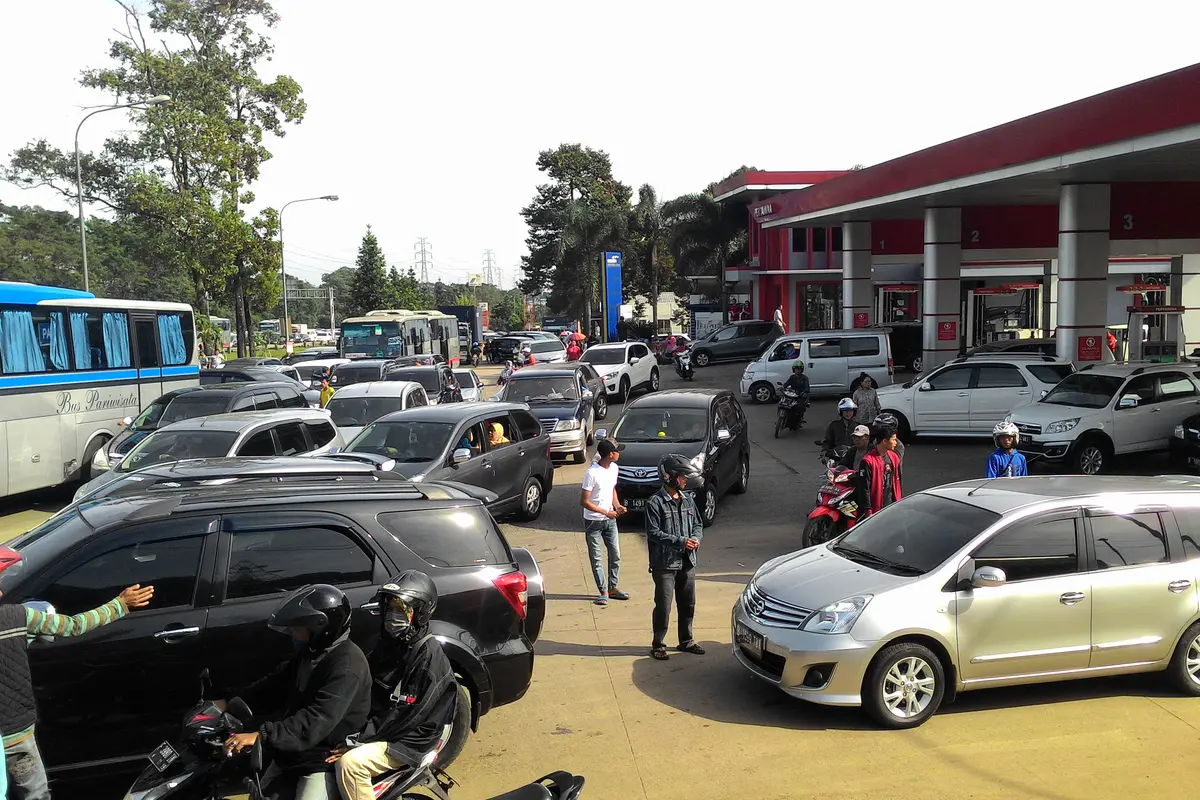 Puncak Macet, Rest Area Penuh