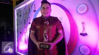 Nassar meraih penghargaan Penyanyi Dangdut Solo Pria Terpopuler di ajang Indonesian Dangdut Awards (IDA) 2016. (Foto: Fajarina Nurin/Liputan6.com)