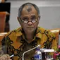 Ketua KPK Agus Raharjo saat mengikuti rapat dengar pendapat (RDP) dengan Komisi III DPR RI di Kompleks Parlemen, Jakarta, Rabu (27/1/2016). Rapat bersama pimpinan KPK ini terkait legislasi dan pengawasan. (Liputan6/Johan Tallo)