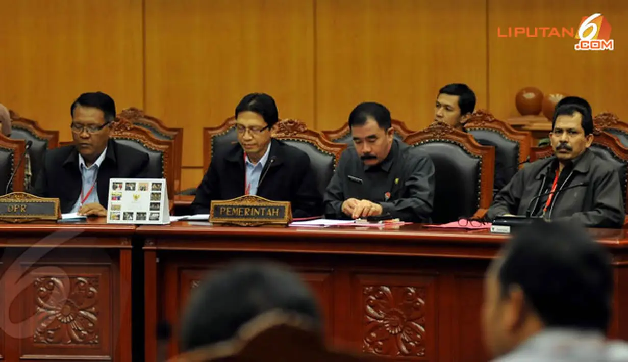 Selain itu Sidang Mahkamah Konstitusi mendengarkan keterangan Pemerintah, DPR, dan MPR (Liputan6.com/Johan Tallo).
