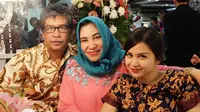 Putri Titian bersama ayah dan ibunda. (Instagra, @putrititian)