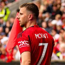 Pemain baru Manchester United, Mason Mount saat laga pramusim melawan Leeds United di Ullevaal Stadium, Oslo, Rabu (12/7/2023). (Twitter/@ManUtd)
