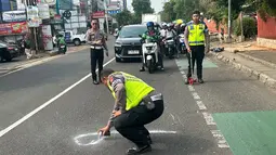 Detik-Detik Kecelakaan di Depok, Penumpang Motor Tewas Terlindas Truk