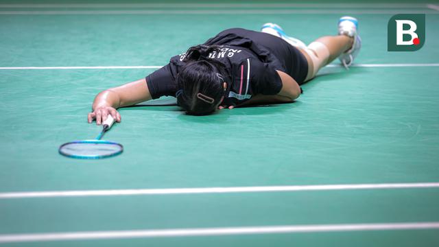 Foto: Gregoria Mariska Tunjung Dibuat Jatuh Bangun saat Bersua Wang Zhi Yi di Indonesia Open 2024