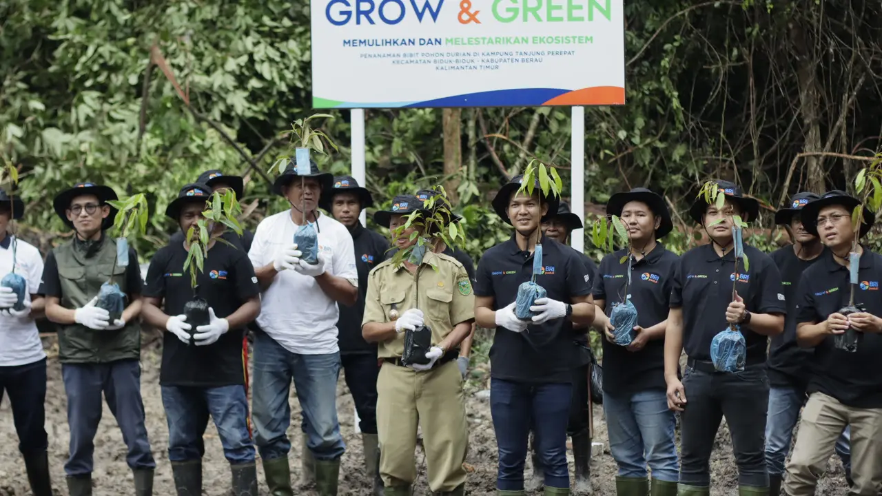 BRI Peduli Grow & Green Tanam 2.500 Bibit Pohon Durian di Berau