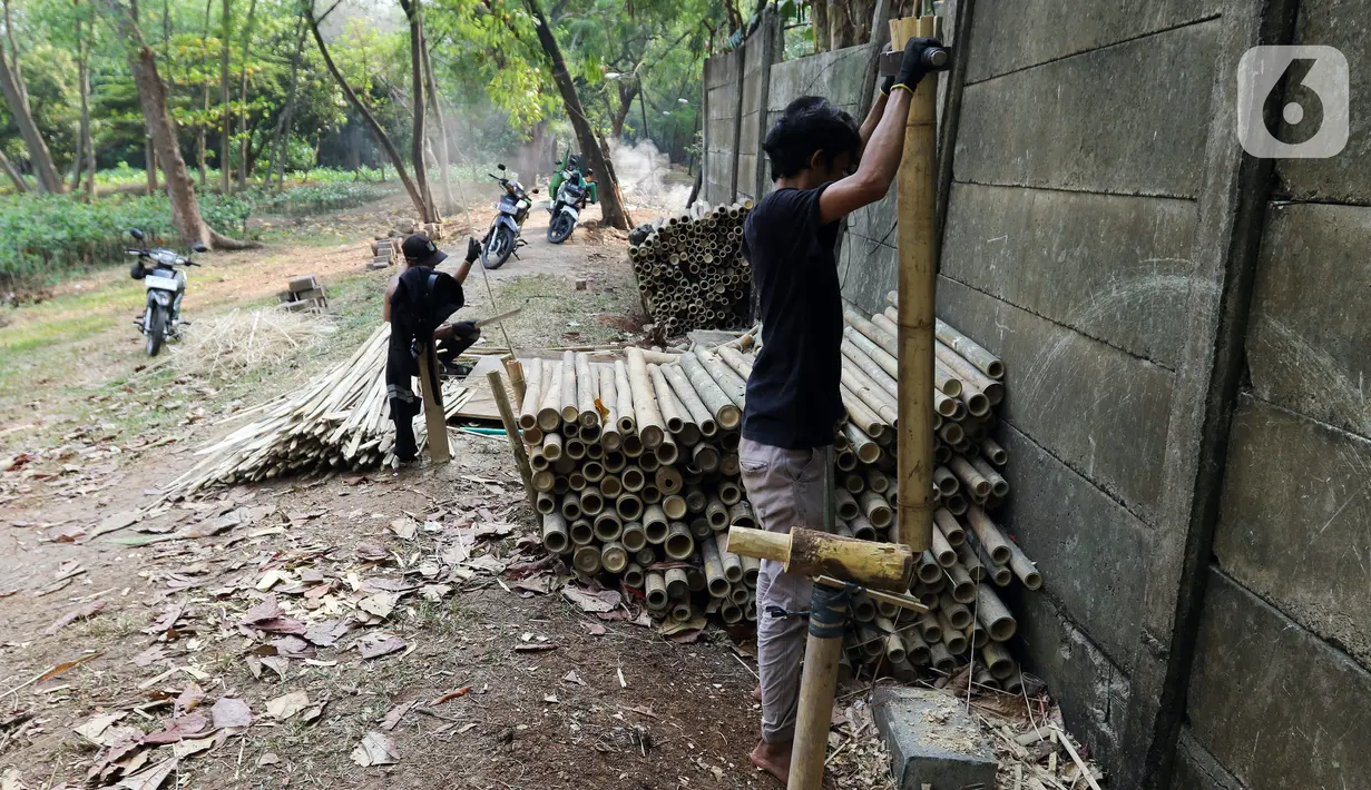 Selain memiliki banyak manfaat, Kawasan Ekowisata Mangrove PIK juga menjadi objek wisata favorit masyarakat untuk berakhir pekan. (Liputan6.com/Herman Zakharia)
