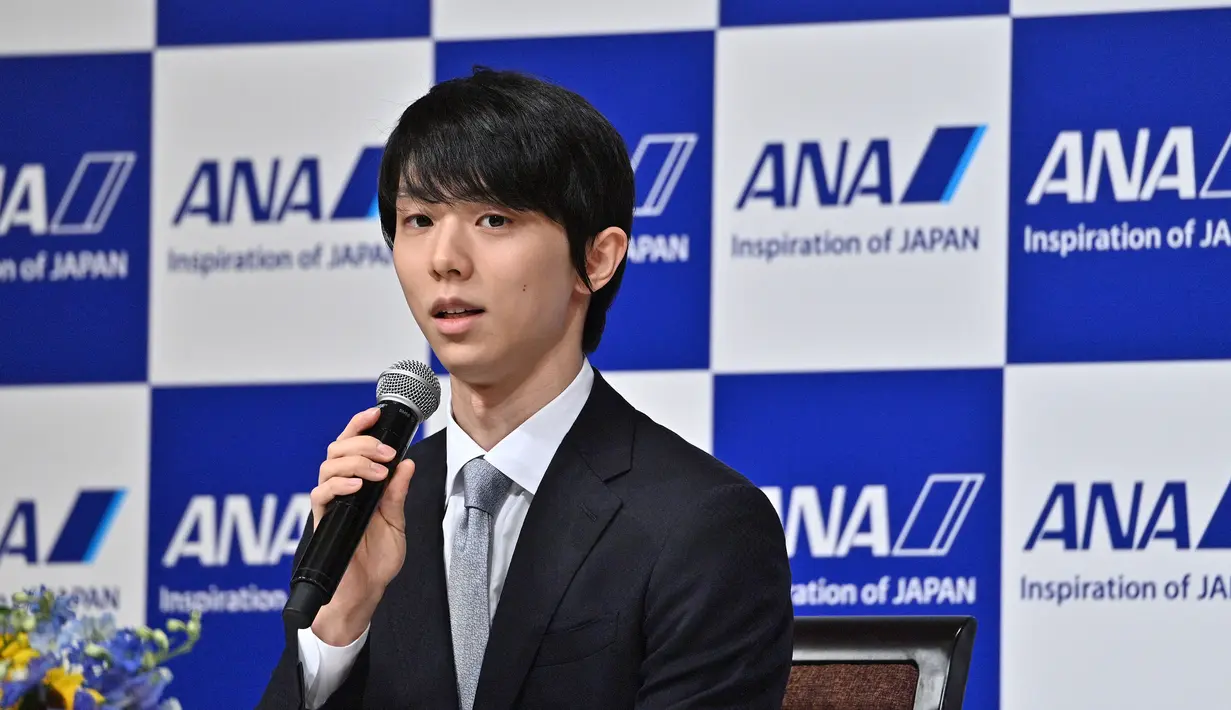 Yuzuru Hanyu mengumumkan keputusan untuk pensiun pada Selasa (19/07/2022) lalu. Melalui konferensi pers, ia mengaku mengalami masalah pada ligamen pergelangan kaki yang membuatnya tidak mampu tampil maksimal pada beberapa ajang terakhir. (AFP/Philip Fong)