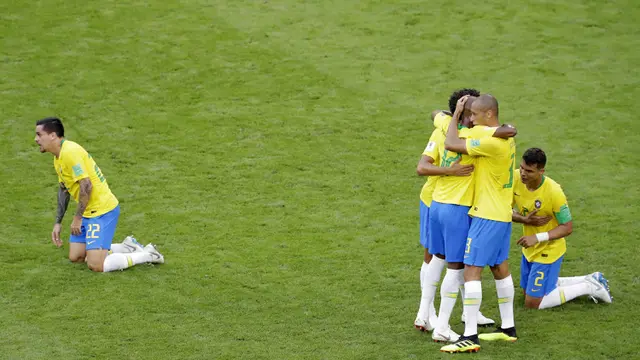 FOTO: Tundukkan Meksiko, Brasil Melaju ke Perempat Final