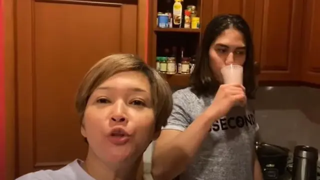Seru Masak Sendiri, Ini 6 Momen Maia Estianty Sahur Bareng Al, El dan Dul