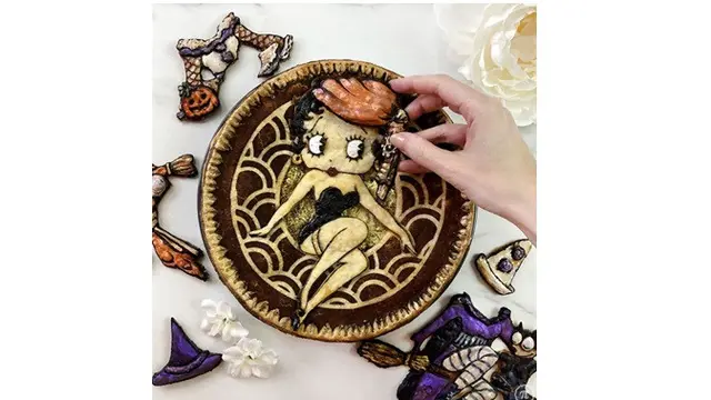 7 Bentuk Kue Pie Tema Halloween Ini Unik Banget, Bikin Sayang Dimakan