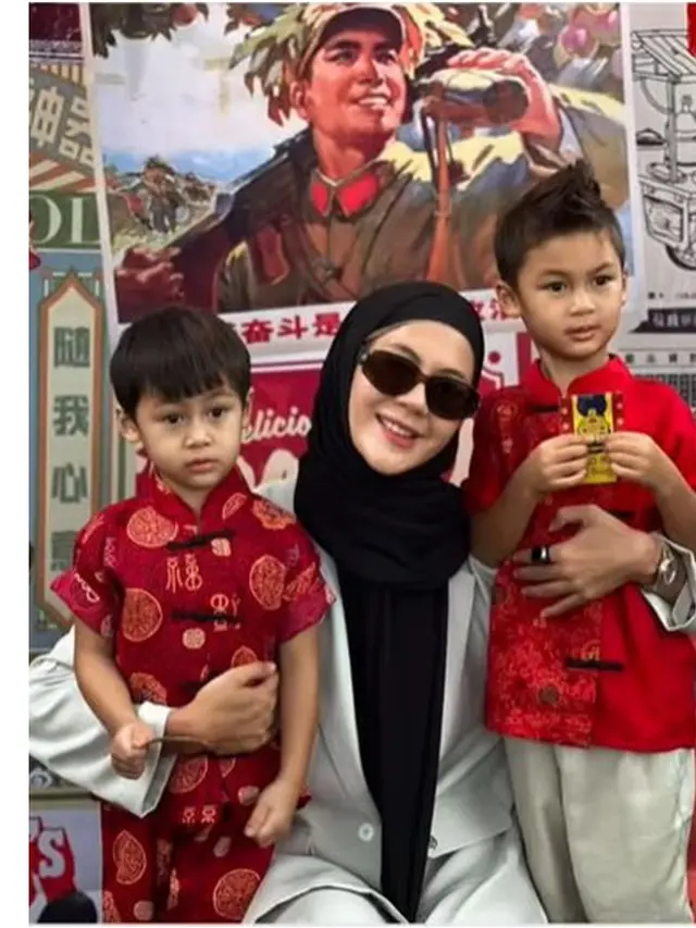 6 Potret Paula Verhoeven Temani Anak di Perayaan Imlek Sekolah, Nonton Barongsai