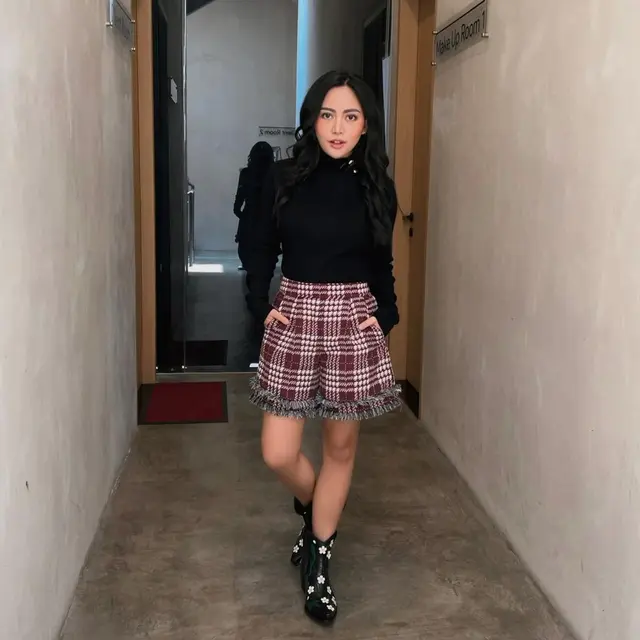 6 Artis Ini Putuskan Lepas Hijab Usai Cerai, Publik Sempat Dibuat Kaget