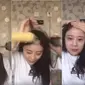 Video yang menampilkan seorang wanita bereksperimen dengan bor listrik ini membuat rambutnya botak, bagaimana bisa? Lihat di sini.