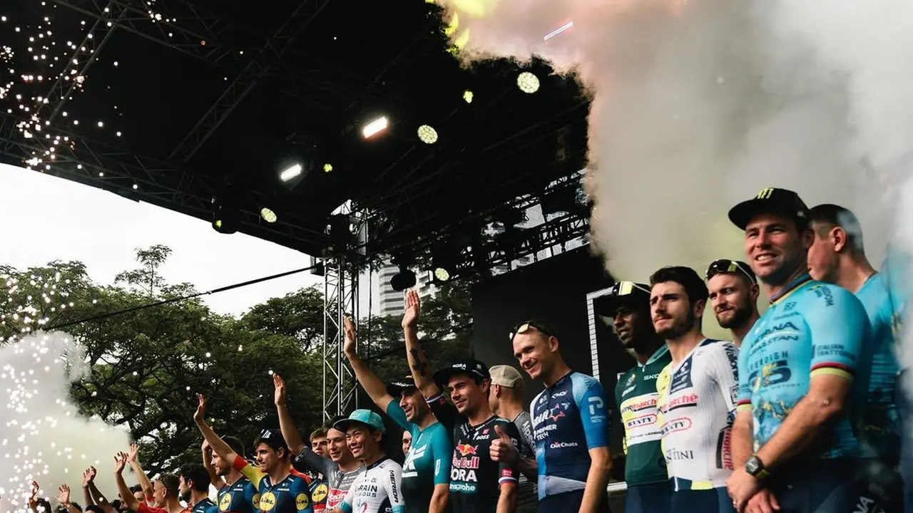 Bangga, Pembalap Sepeda Indonesia Bisa Satu Race Dengan Pembalap Legenda Dunia Mark Cavendish
