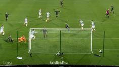 Meski sempat tertinggal, Manchester City raih kemenangan 2-1 atas Huddersfield, Minggu (26/11/2017). This video is presented by Ballball.