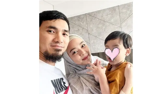 Mualaf Sejak 2018, Ini 6 Potret Lindswell Kwok yang Makin Memesona