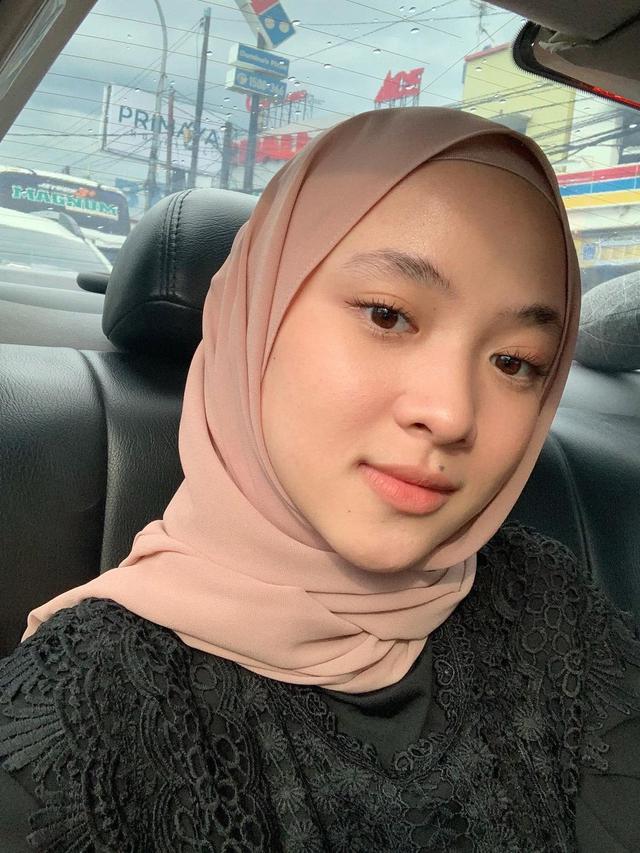 Potret Transformasi Nissa Sabyan dari Jaman Sekolah Hingga Terkenal. (Sumber: kapanlagi.com dan Instagram/nissa_sabyan)