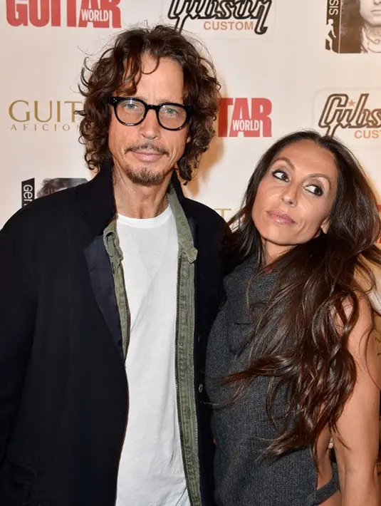 “Ketika dia bilang padaku dia inginkan sebuah Ativan atau lebih. Aku pun menghubungi petugas keamanan dan meminta mereka untuk melihat kondisi suamiku di kamar hotelnya,” tutur Vicky yang dilansir Ace Showbiz. (AFP/Bintang.com)