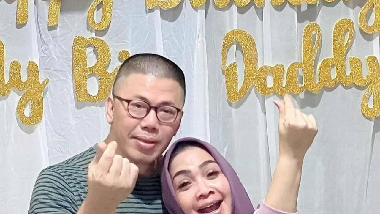 Diisukan Bercerai, Ini 6 Potret Rieta Amalia dan Suami Kedua yang Jarang Tersorot