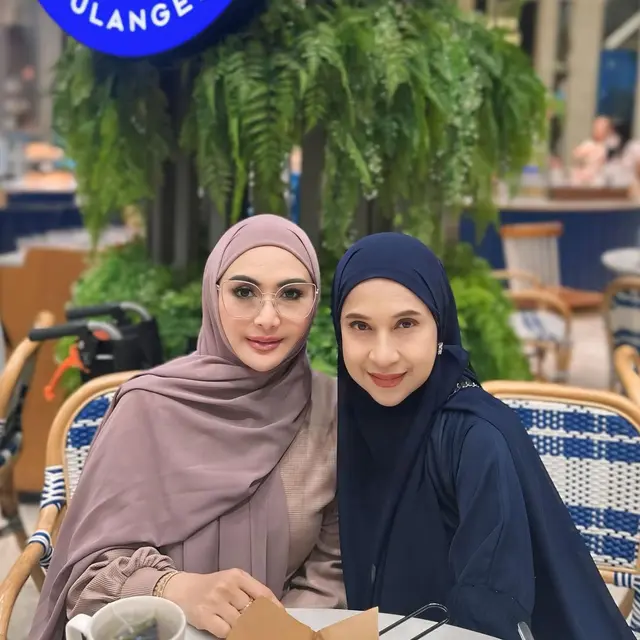 6 Potret Sylvana Herman di Usia 59 Tahun, Aktif Kumpul Bareng Rekan 90-an