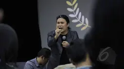 Sutradara Demian Dematra saat peluncuran petisi nasional 'Jadikan Film Indonesia Tuan Rumah di Negeri Sendiri' yang ditujukan kepada Presiden Jokowi di Pusat Kebudayaan Rusia, Jakarta, Senin (30/3/2015). (Liputan6.com/Helmi Afandi)