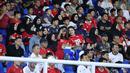 Para pendukung Timnas Indonesia U-17 memadati tribune dalam laga Grup A Piala AFF U-17 2026 melawan Vietnam di Stadion Gelora Delta Sidoarjo, Sidoarjo, Jawa Timur, Minggu (19/04/2026). (Bola.com/M Iqbal Ichsan)