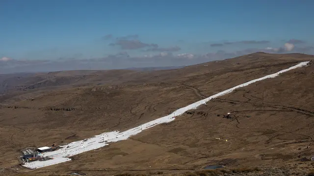Sensasi Olahraga Ski Salju di Pegunungan Afrika