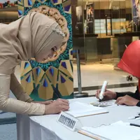 Salah satu peserta audisi Puteri Muslimah Indonesia 2017 Surabaya. (Dokumentasi Indosiar)