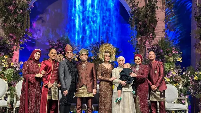 6 Potret Tamu Undangan di Resepsi Pernikahan Thariq dan Aaliyah, Dihadiri Pejabat